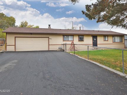 8700 Aquifer Way, Reno, NV 89506 Photo