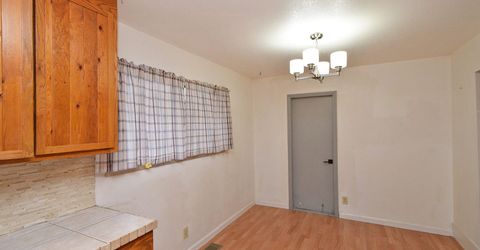 8700 Aquifer Way, Reno, NV 89506 Photo