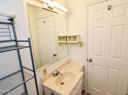 8700 Aquifer Way, Reno, NV 89506 Photo