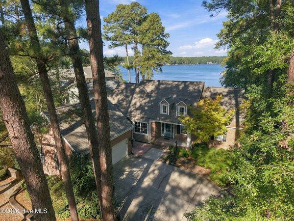 102 Lewallen Court , Seven Lakes, NC 27376