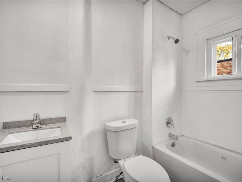 1068 E 68th Street, Cleveland, OH 44103 Photo 31