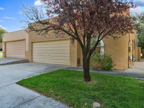 7228 Canary Lane NE, Albuquerque, NM 87109