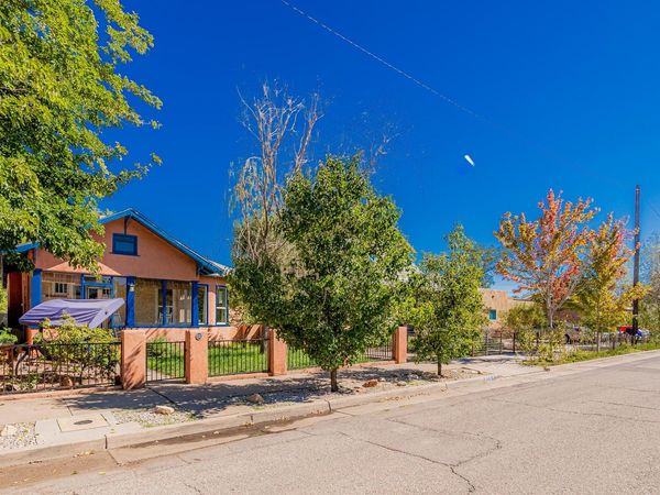 920 Forrester Street NW, Albuquerque, NM 87102