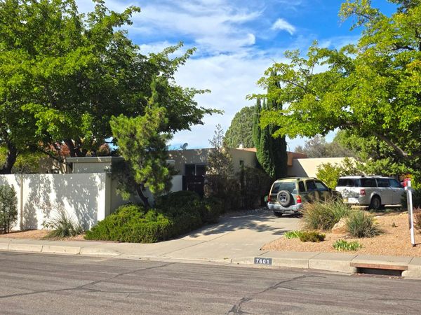 7601 Hendrix Road NE, Albuquerque, NM 87110