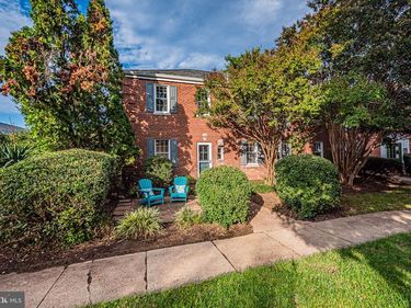 15 AUBURN COURT , Unit D, ALEXANDRIA, VA 22305