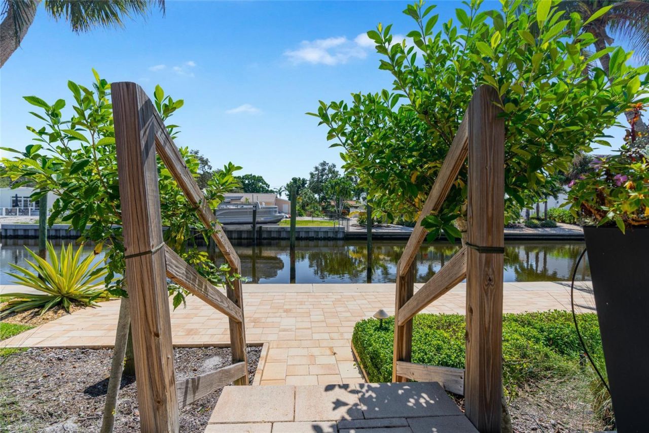 5376 Shadow Lawn Drive, Sarasota, FL 34242 Photo