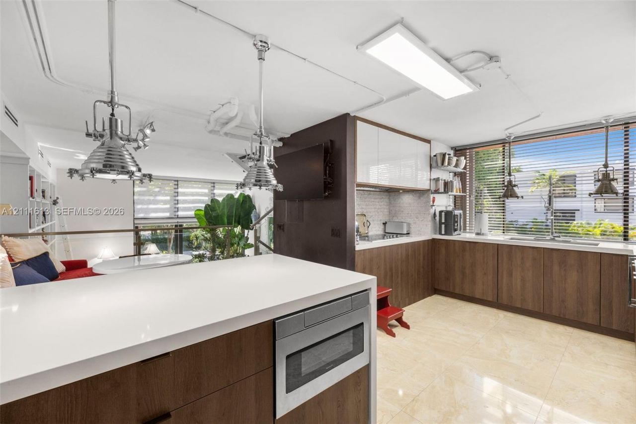 201 E Enid Dr , Unit 31, Key Biscayne, FL 33149 Photo