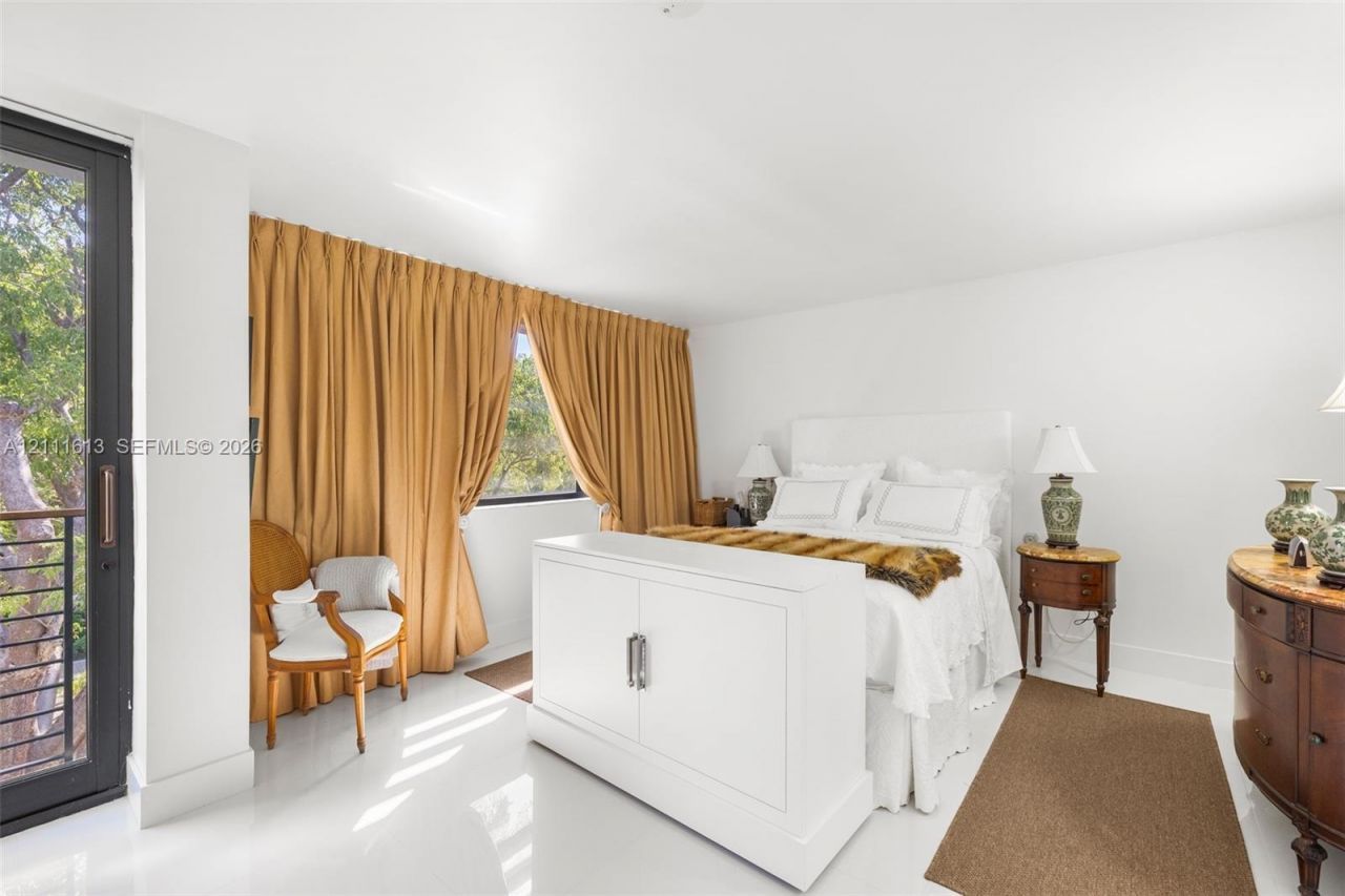 201 E Enid Dr , Unit 31, Key Biscayne, FL 33149 Photo