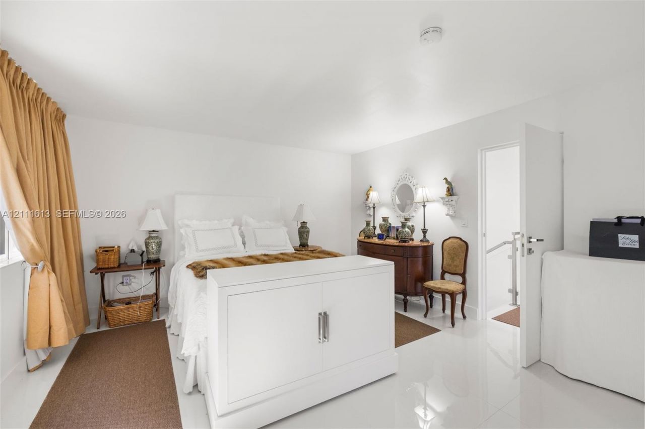 201 E Enid Dr , Unit 31, Key Biscayne, FL 33149 Photo