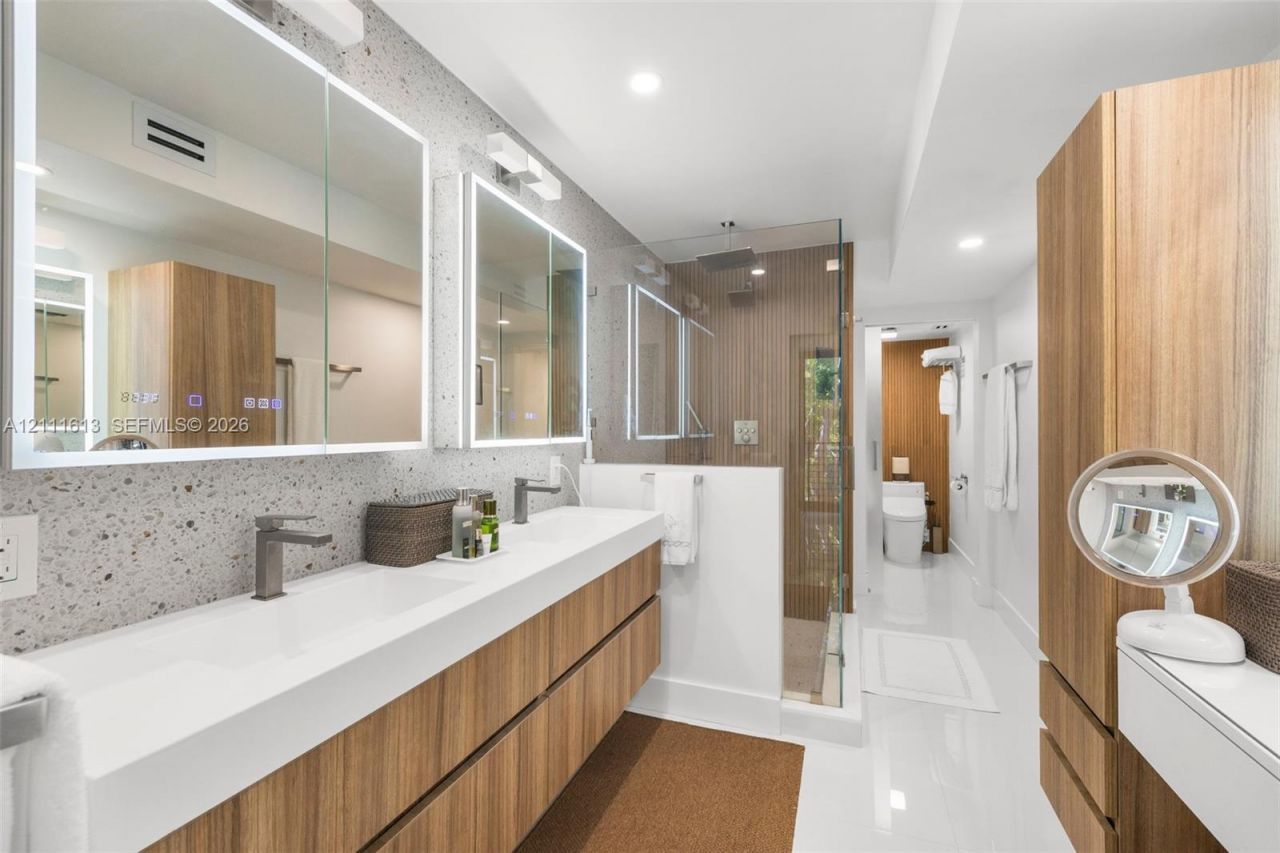 201 E Enid Dr , Unit 31, Key Biscayne, FL 33149 Photo