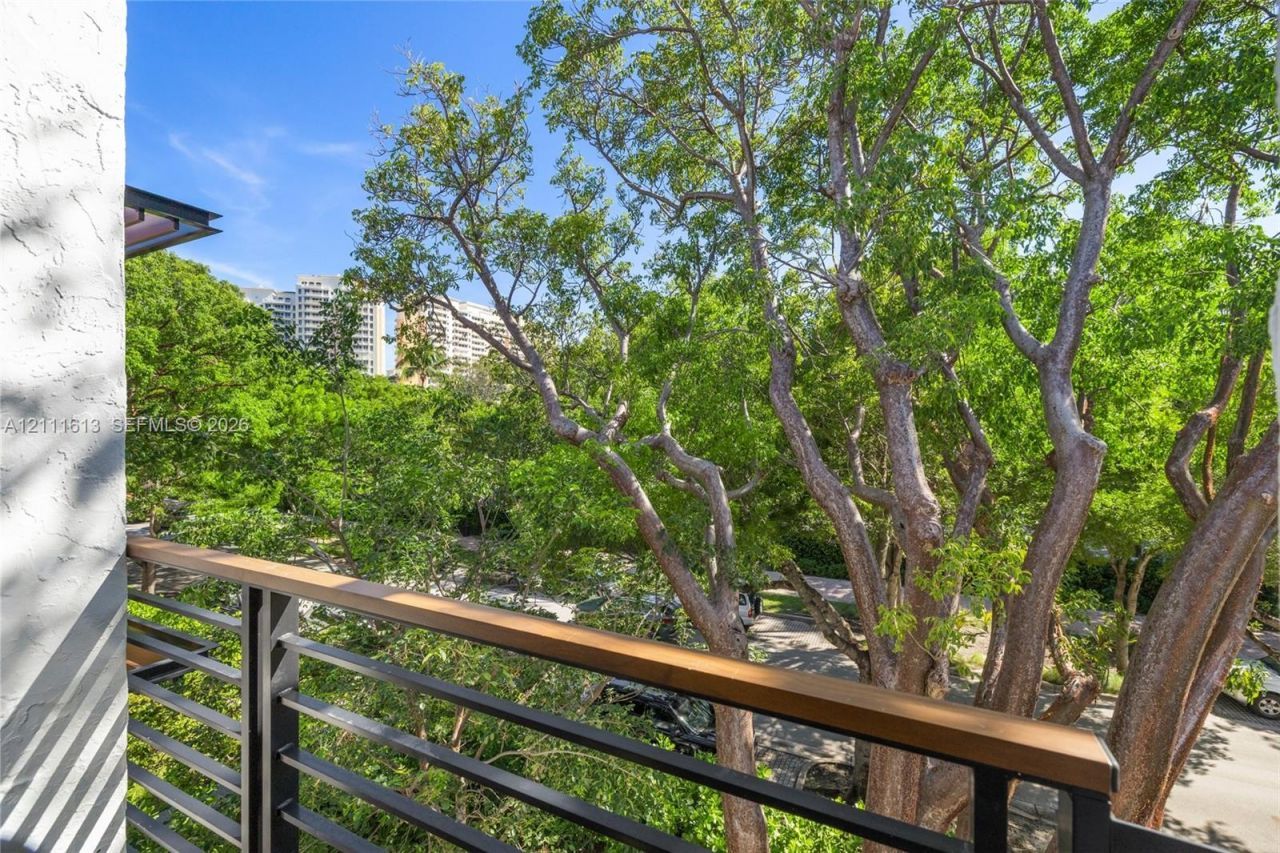 201 E Enid Dr , Unit 31, Key Biscayne, FL 33149 Photo