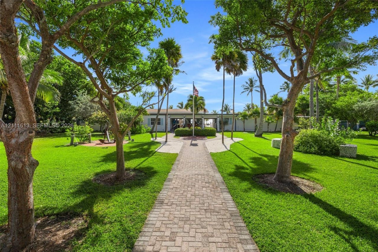201 E Enid Dr , Unit 31, Key Biscayne, FL 33149 Photo