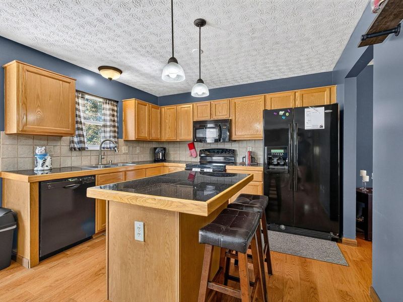 1537 Weiskopf Drive, Columbus, OH 43228 Photo 21