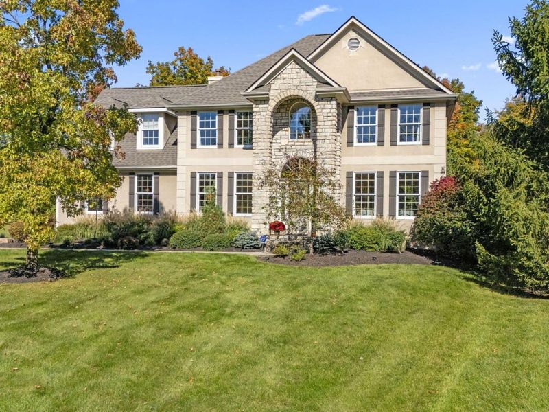 272 Crossing Creek N, Columbus, OH 43230 Photo 1