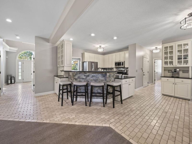 272 Crossing Creek N, Columbus, OH 43230 Photo 13
