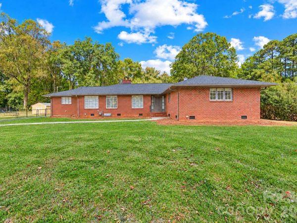 1920 Marlwood Circle , Charlotte, NC 28227