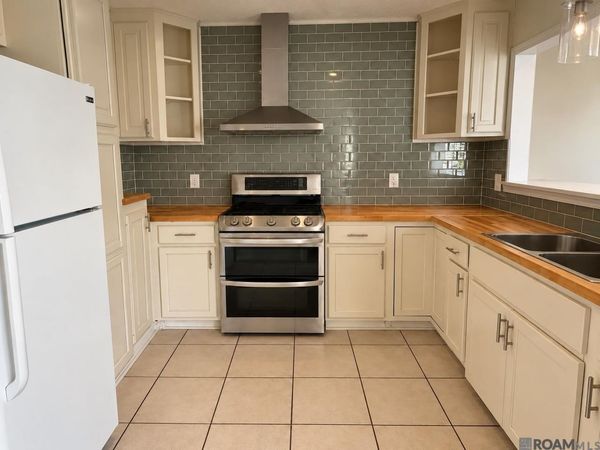 8250 Governor Dr, Unit #4, Baton Rouge, LA 70820