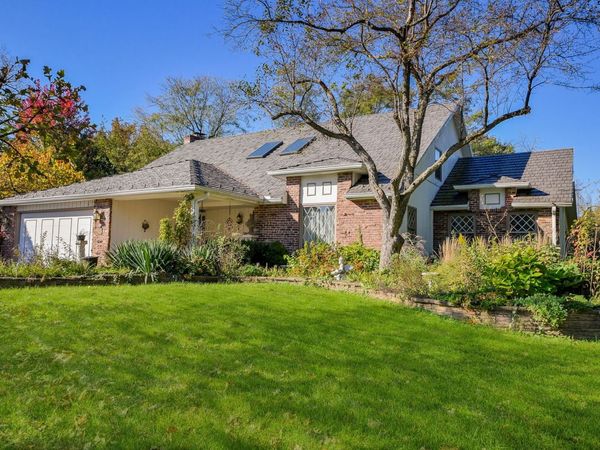 2S630 Williams Road , Warrenville, IL 60555