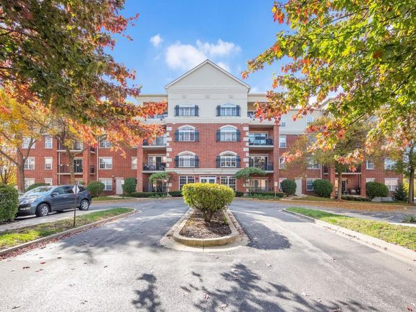 0S099 Lee Court , Unit 207, Winfield, IL 60190