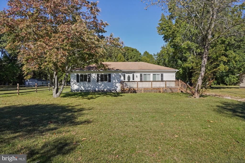 641 Holly Vista Drive, Colonial Beach, VA 22443 Main Photo