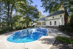 115 Walnut Court photo 4