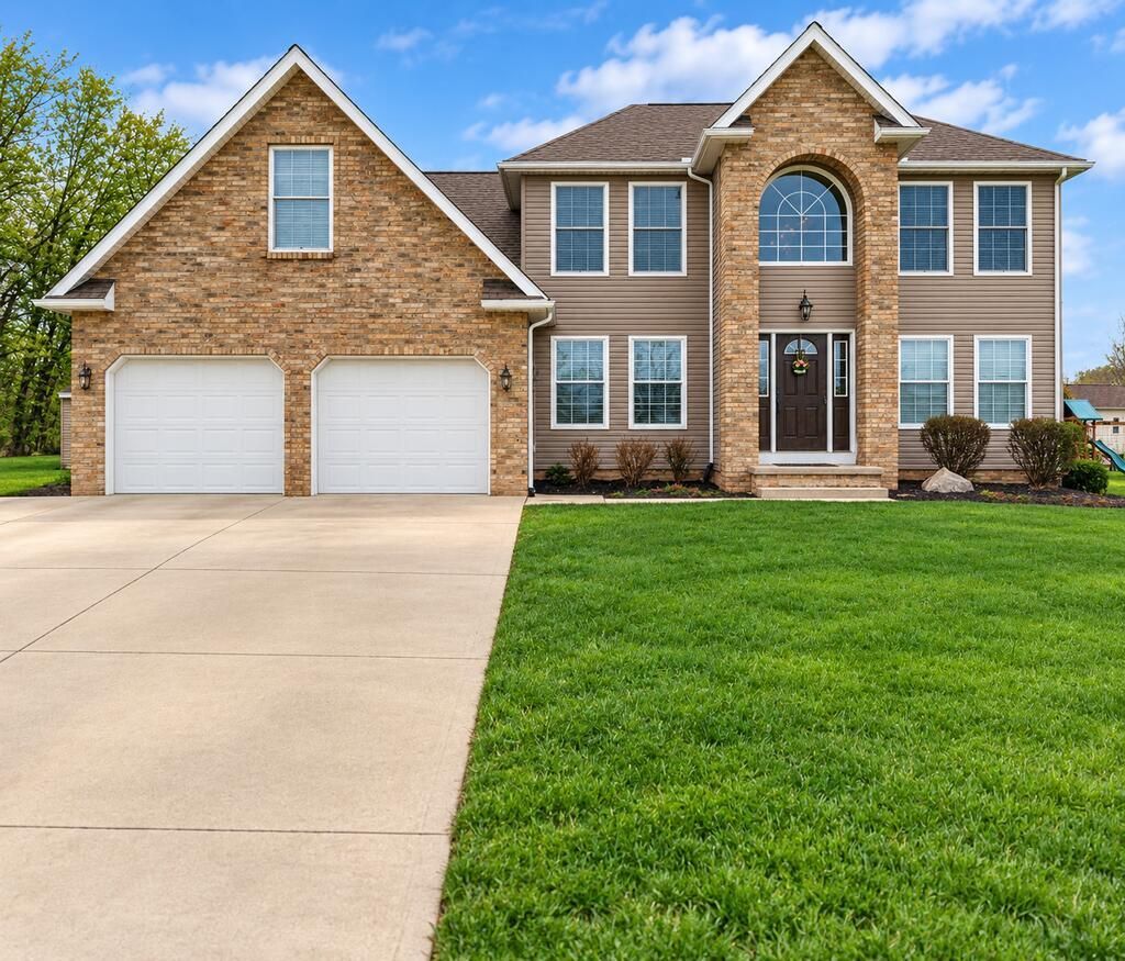 15 Grant Dr, Shelby, OH 44875 Main Photo