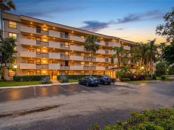 2768 S Carambola Cir S, Unit 206, Coconut Creek, FL 33066
