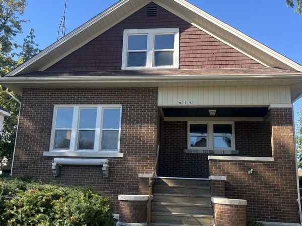 915 N Vine Street , Joliet, IL 60435