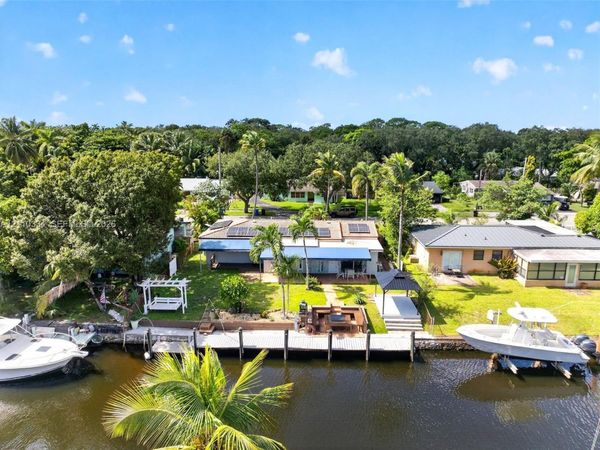 2100 SW 23rd Ter , Fort Lauderdale, FL 33312