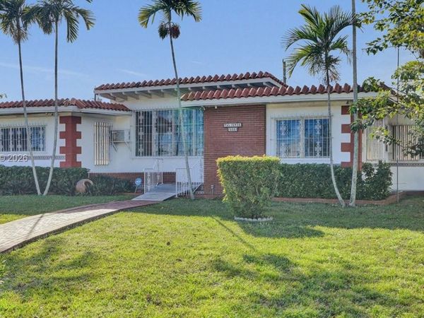 500 SW 39th Ct , Miami, FL 33134
