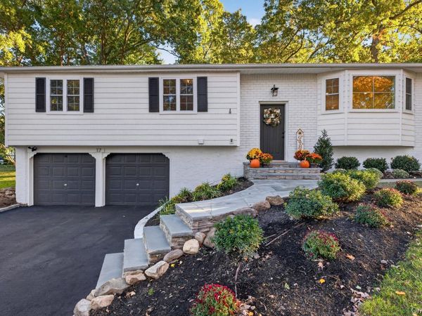 17 Peacock Lane , Commack, NY 11725