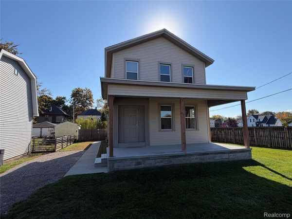 810 Gillett Street , Port Huron, Mi 48060