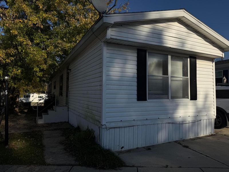 5 Spring Lake Court, Delaware, OH 43015 Photo 1