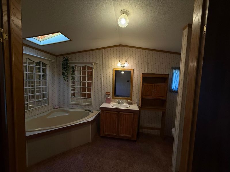 5 Spring Lake Court, Delaware, OH 43015 Photo 12