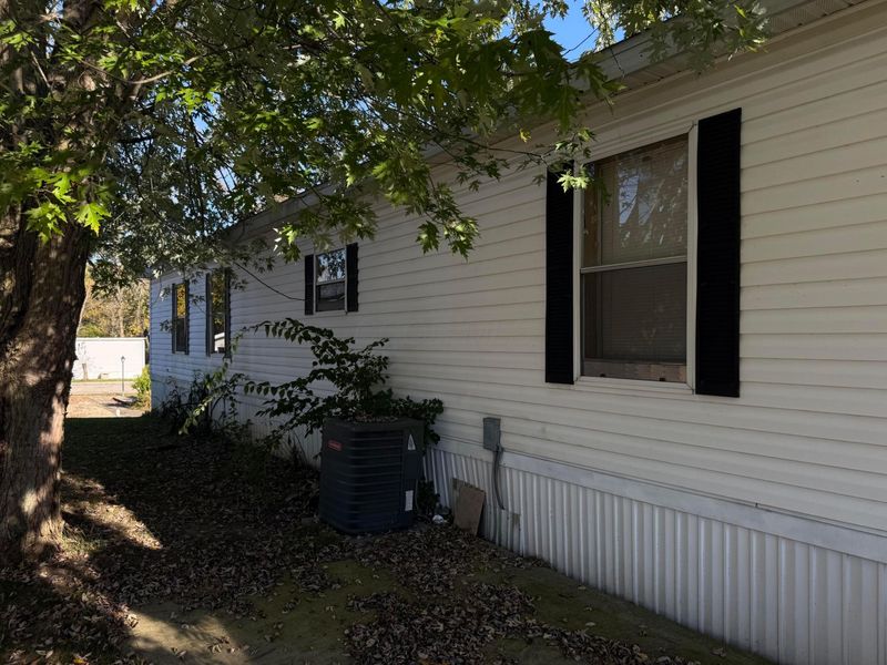 5 Spring Lake Court, Delaware, OH 43015 Photo 2