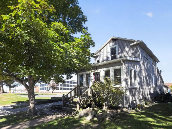 909 Broad Street, St. Joseph, MI 49085