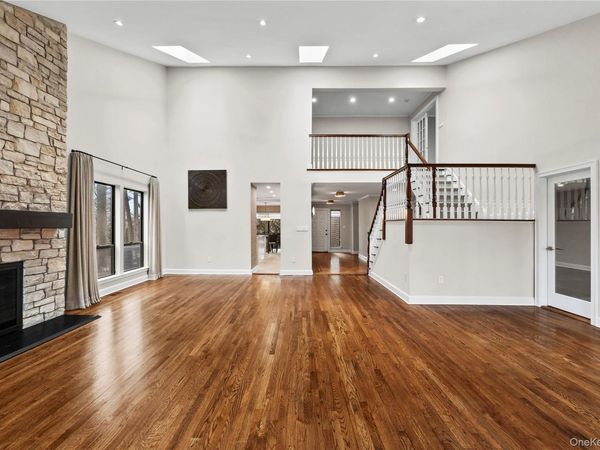 1 Yale Drive , Manhasset, NY 11030