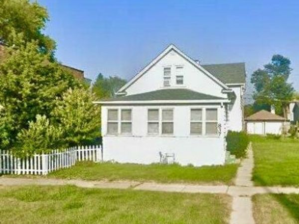 837 Commonwealth Avenue , Waukegan, IL 60085