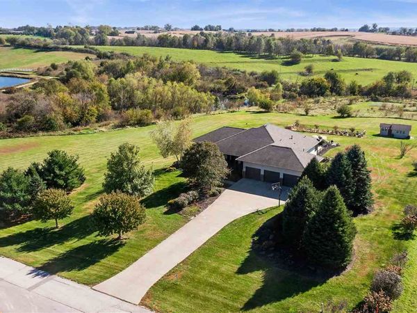 3703 Lacina Drive SW, Iowa City, IA 52240