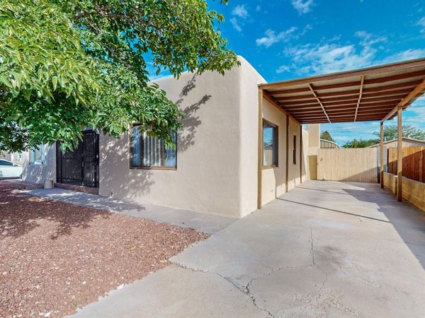 519 Palo Duro Avenue NW, Albuquerque, NM 87107