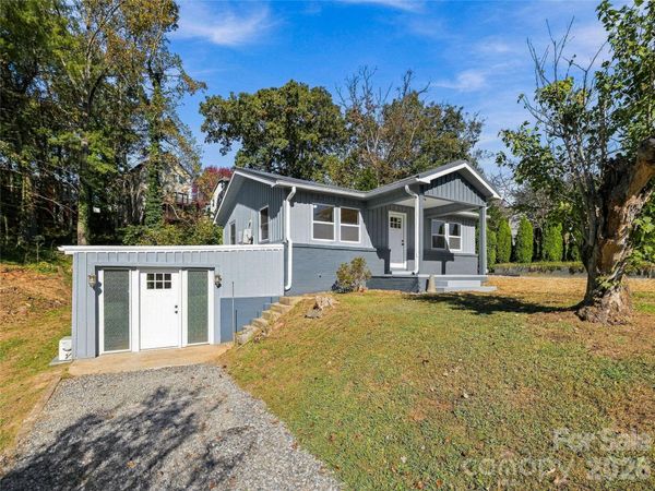 33 Phipps Street, Weaverville, NC 28787