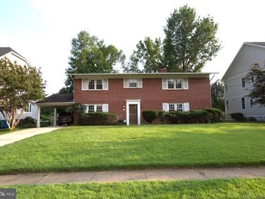 6933 TYNDALE STREET , MCLEAN, VA 22101