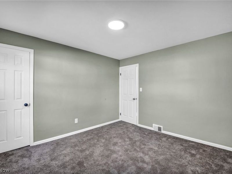 7198 Greenleaf Avenue, Parma, OH 44130 Photo 21
