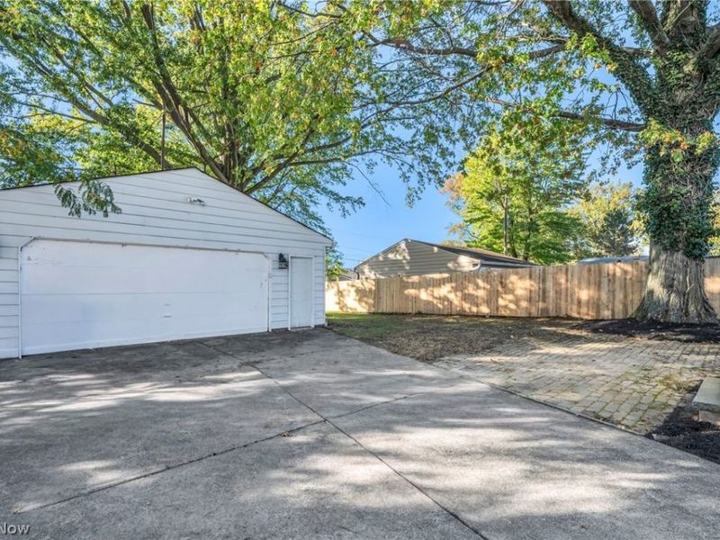 7198 Greenleaf Avenue, Parma, OH 44130 Photo 42
