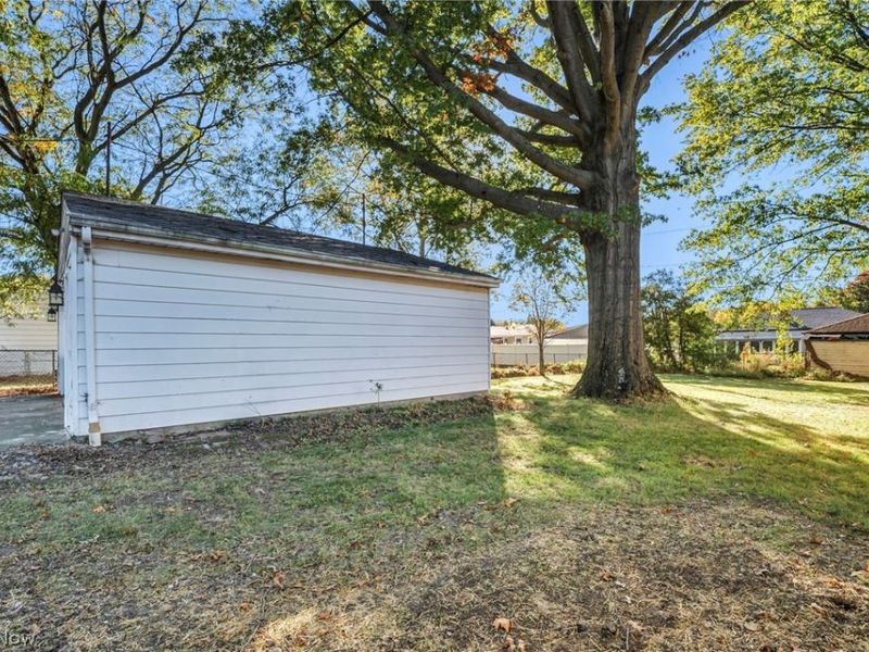 7198 Greenleaf Avenue, Parma, OH 44130 Photo 43
