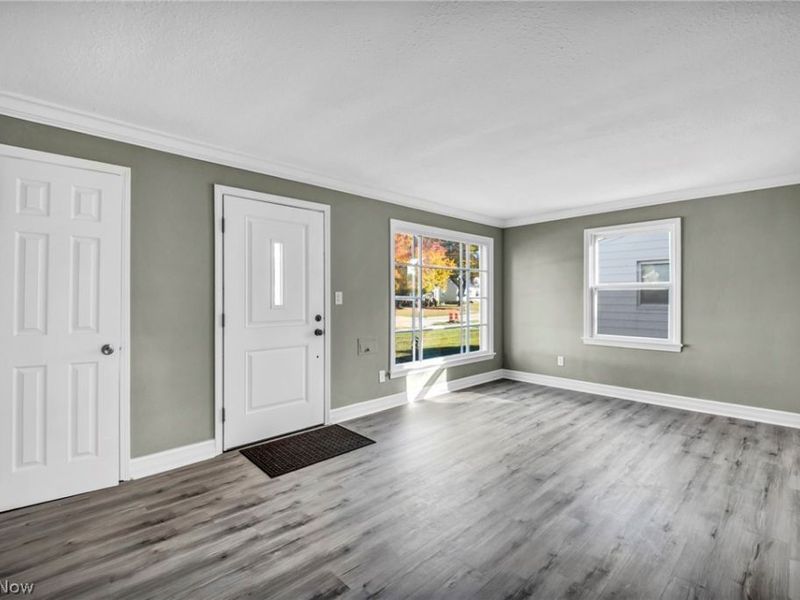 7198 Greenleaf Avenue, Parma, OH 44130 Photo 7