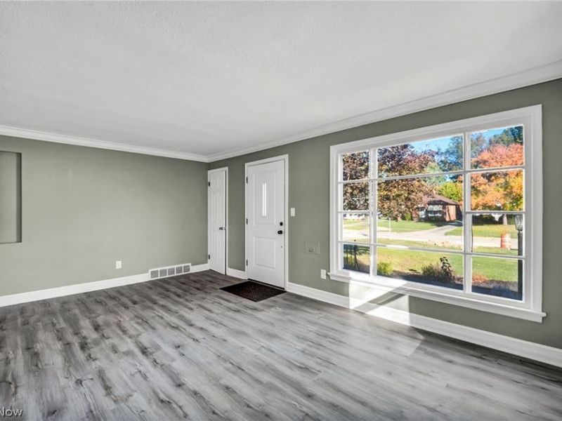 7198 Greenleaf Avenue, Parma, OH 44130 Photo 8