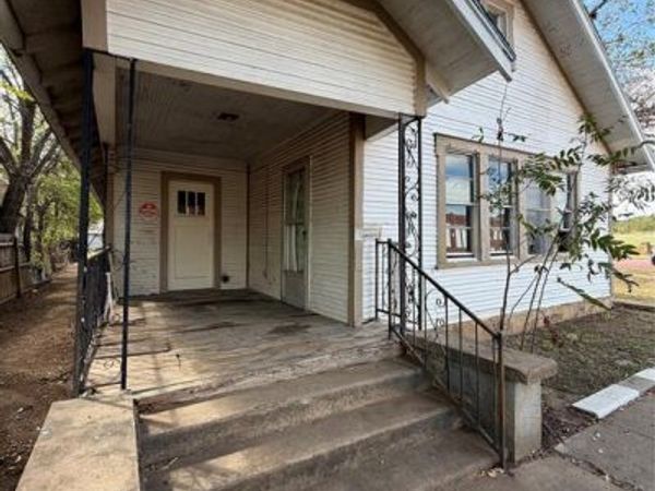 325 Pine Street, Ranger, TX 76470