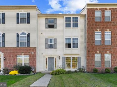 42979 EDGEWATER STREET, CHANTILLY, VA 20152