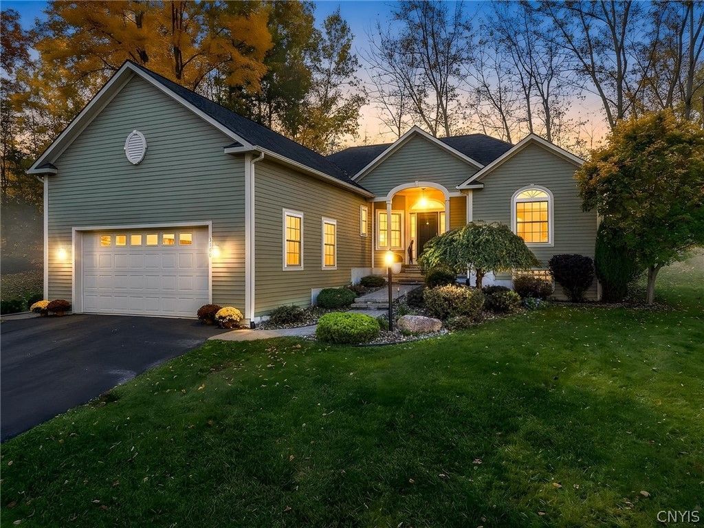 3160 Captiva Court, Baldwinsville, NY 13027 Main Photo